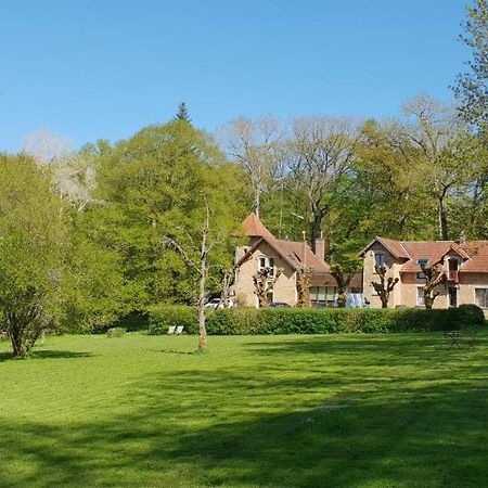 Gite Dans Un Domaine Historique Шеврёз Экстерьер фото